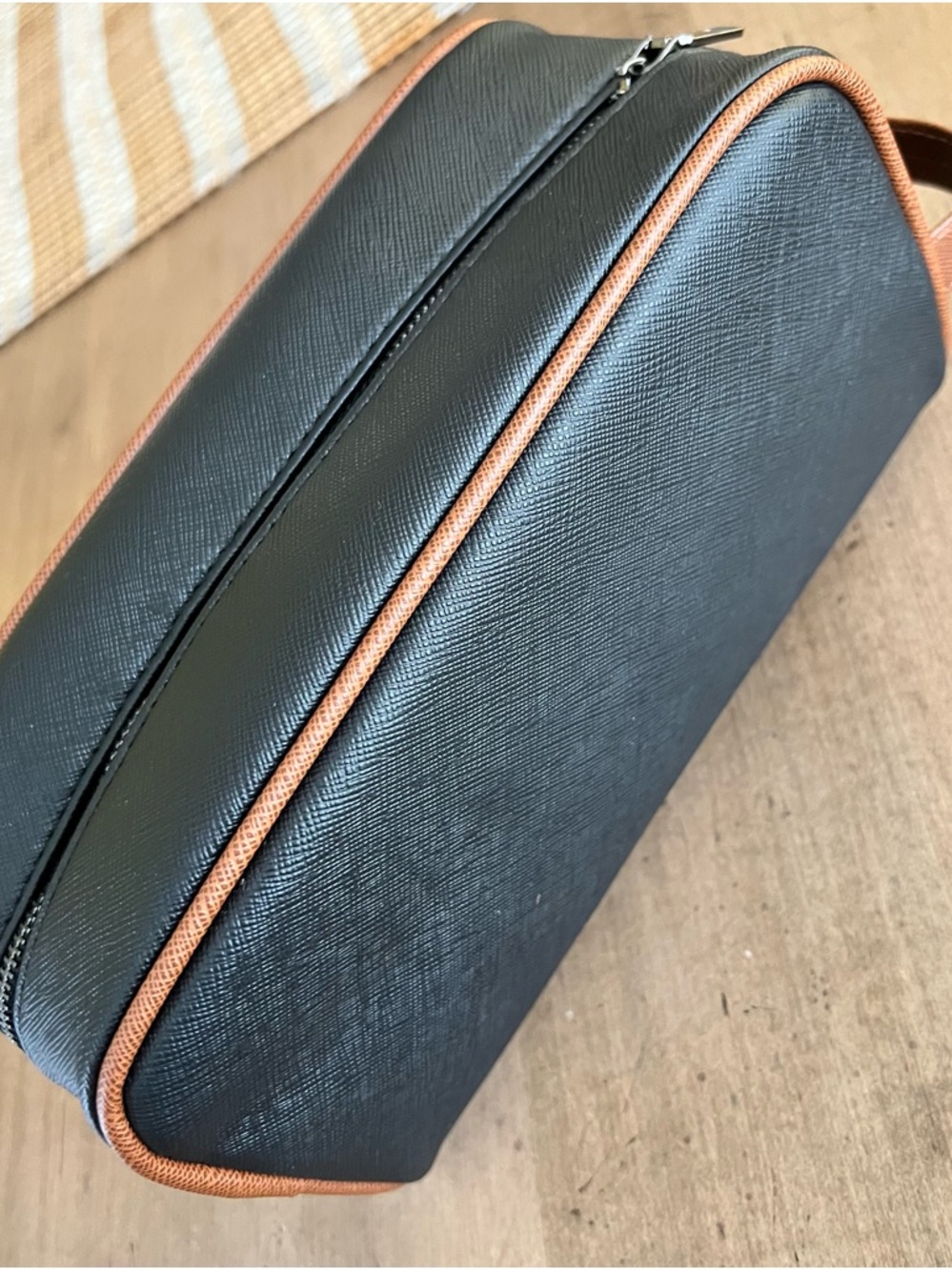 LANVIN Parfums luxury travel amenity kit - Picture 2 of 3